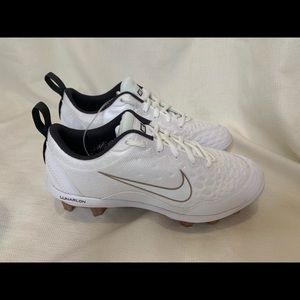 Nike Lunarlon Women’s Softball Cleats